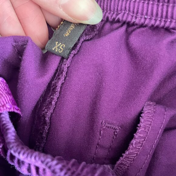 Jaanuu XS Tulip plum scrub top - Picture 2 of 4